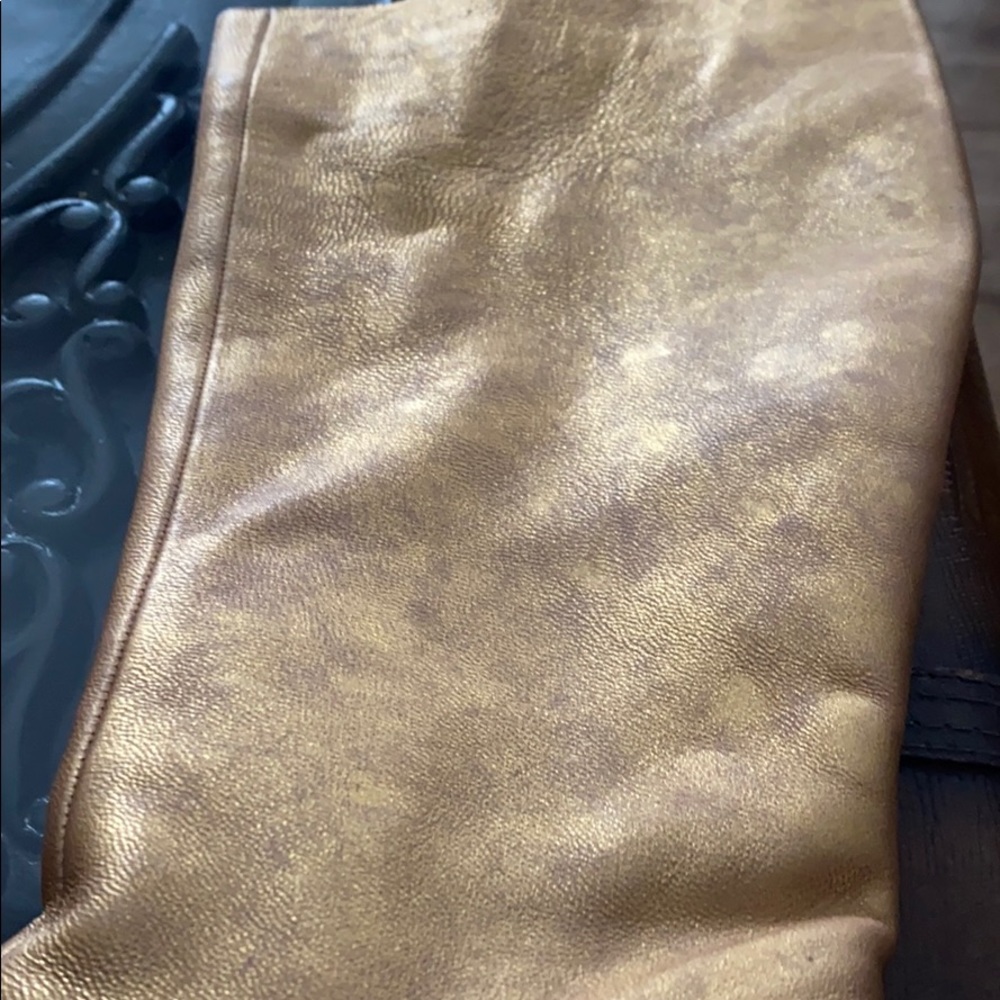 Boots - Picture 3 of 5